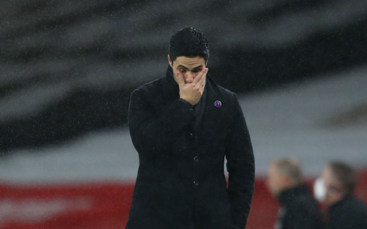 瓦伦西亚主场失利，四连败难副高