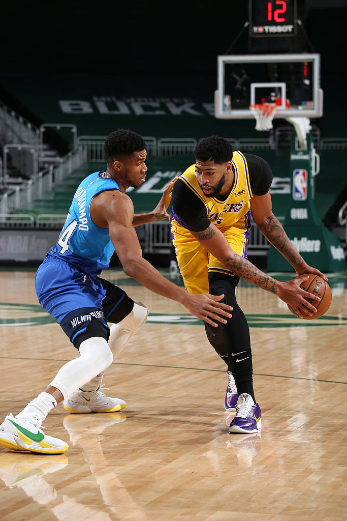 开云体育app-雄鹿再胜太阳，安东尼-戴维斯亮眼发挥