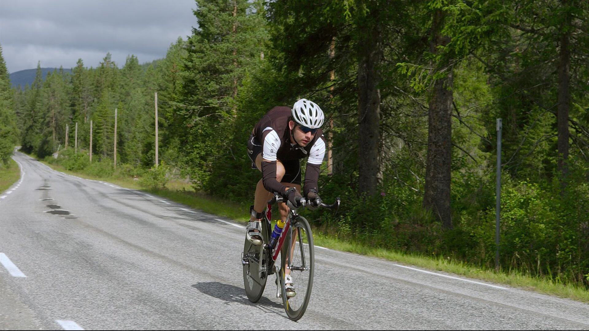 绿茵场上的证明之战，阿尔瓦雷斯在国际米兰对阵威尔士友谊赛中的实力宣言